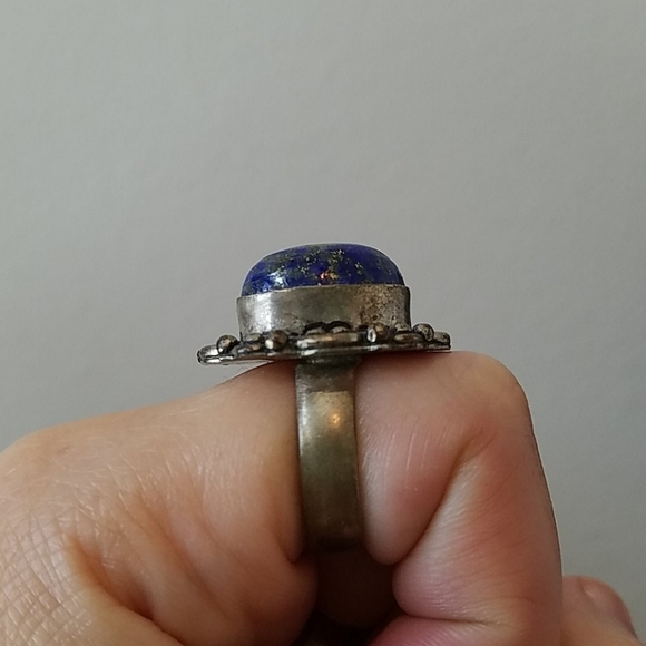 Vintage Sterling Silver and Oval Lapis Ring - Picture 3 of 7